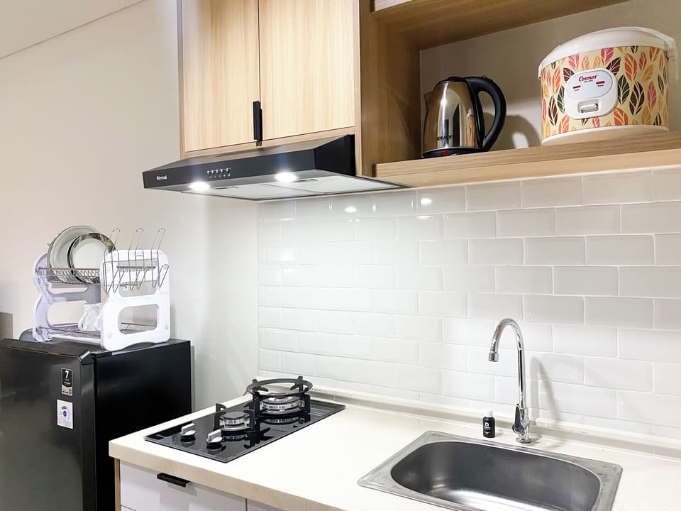 Standard Apartment | Private kitchen | Cookware/dishes/utensils
