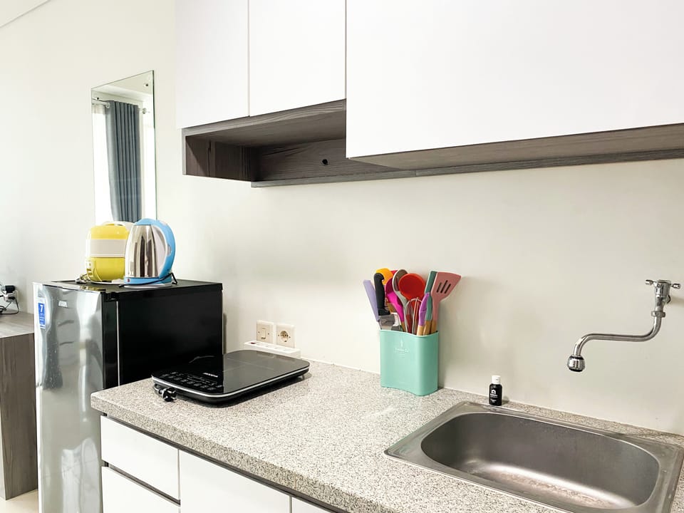 Standard Apartment | Private kitchen | Cookware/dishes/utensils