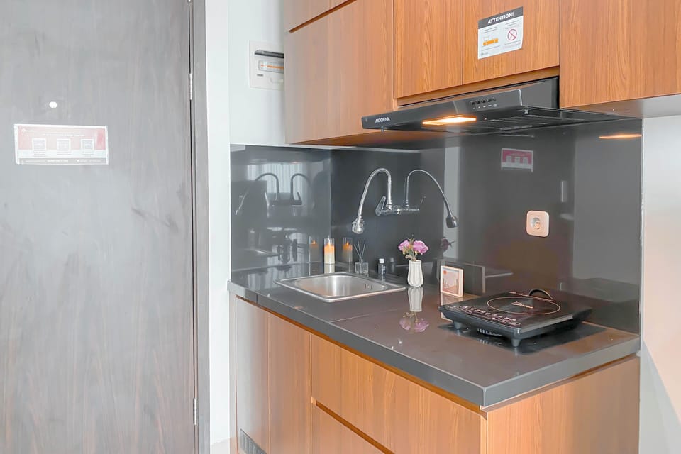 Standard Apartment | Private kitchen | Cookware/dishes/utensils