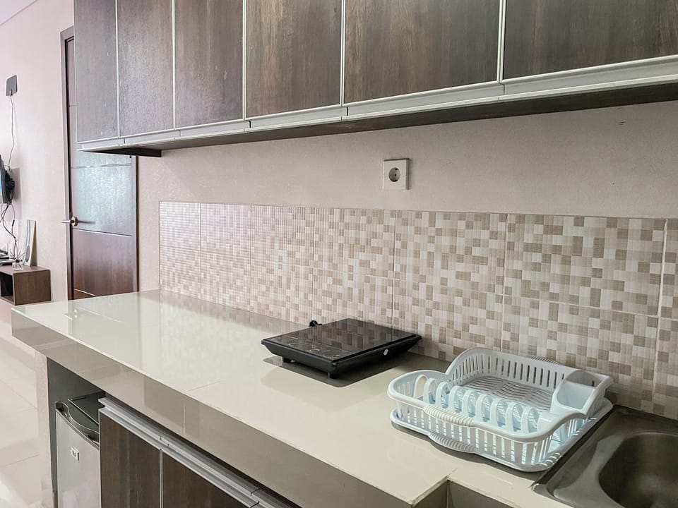 Standard Apartment | Private kitchen | Cookware/dishes/utensils