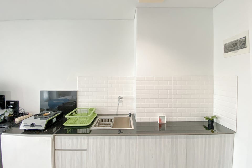 Standard Apartment | Private kitchen | Cookware/dishes/utensils