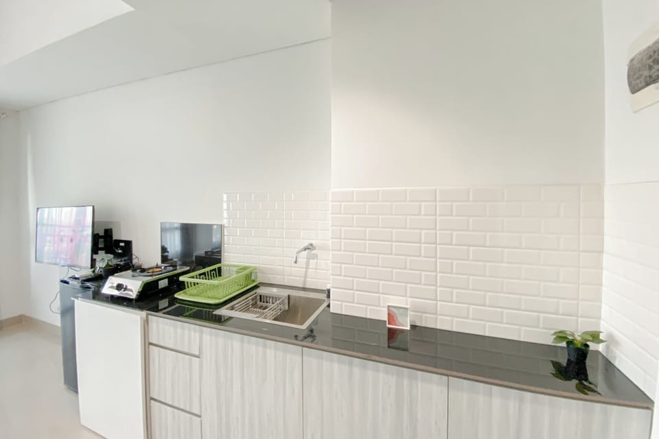 Standard Apartment | Private kitchen | Cookware/dishes/utensils