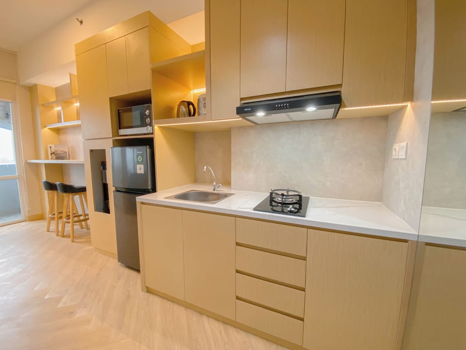 Standard Apartment | Private kitchen | Cookware/dishes/utensils