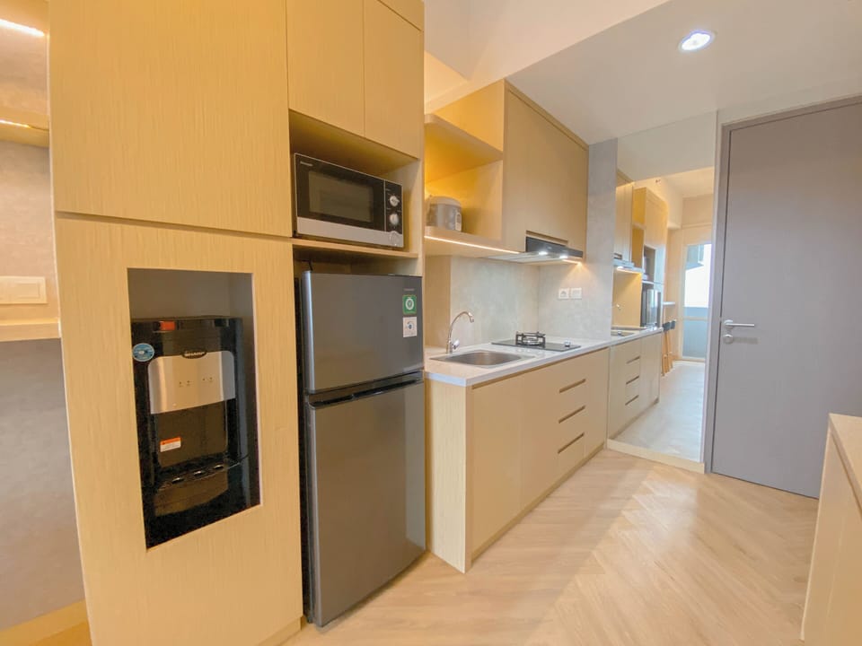 Standard Apartment | Private kitchen | Cookware/dishes/utensils