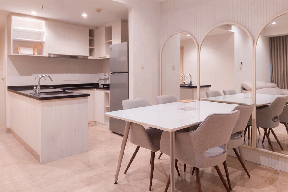 Standard Apartment | In-room dining