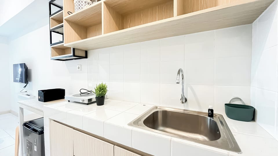 Standard Apartment | Private kitchen | Cookware/dishes/utensils
