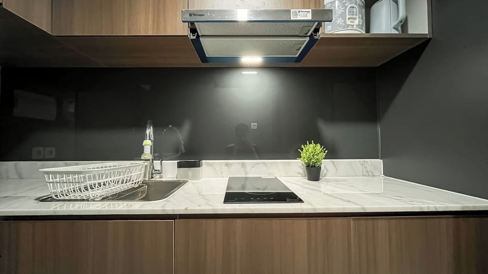 Standard Apartment | Private kitchen | Cookware/dishes/utensils