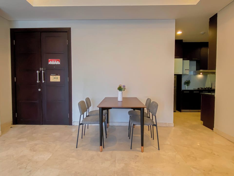 Standard Apartment | In-room dining