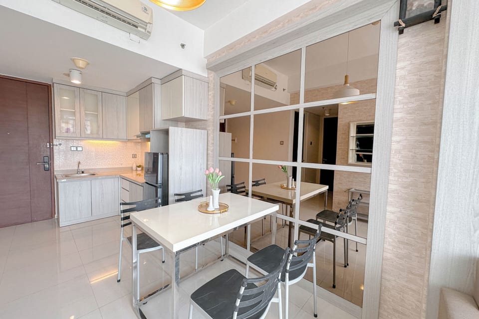 Standard Apartment | In-room dining