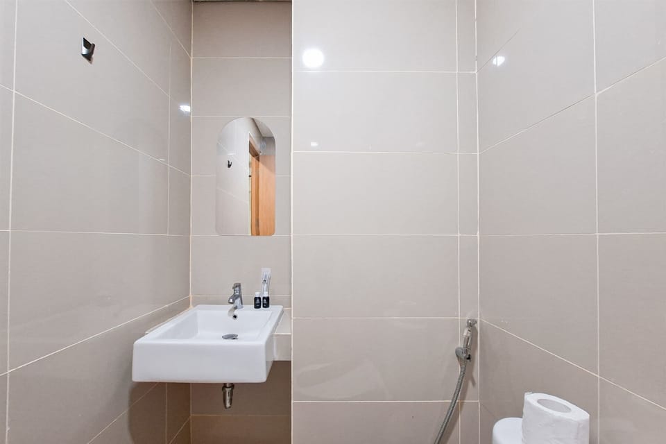 Standard Apartment | Bathroom