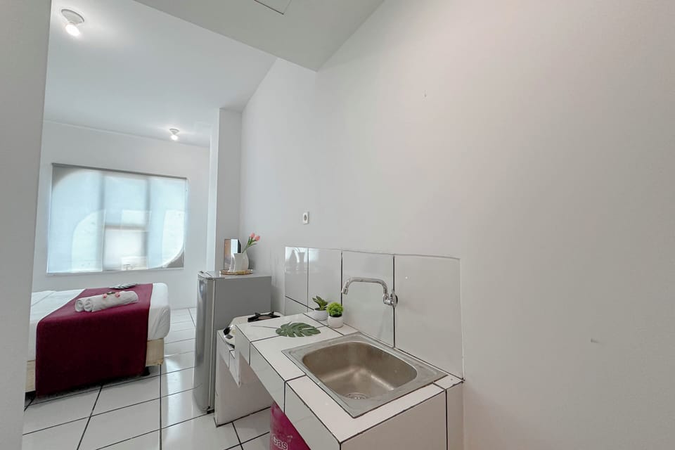 Standard Apartment | Private kitchen | Cookware/dishes/utensils