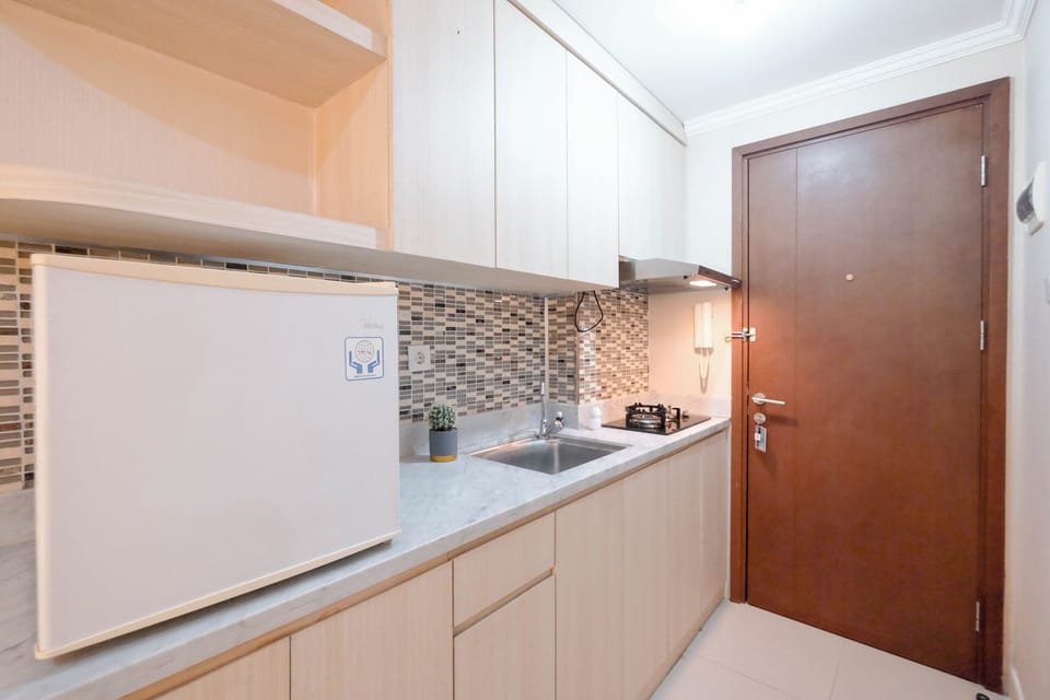 Standard Apartment | Private kitchen | Cookware/dishes/utensils