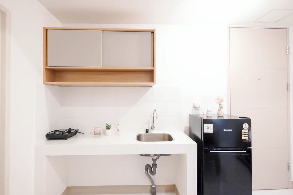 Standard Apartment | Private kitchen | Cookware/dishes/utensils