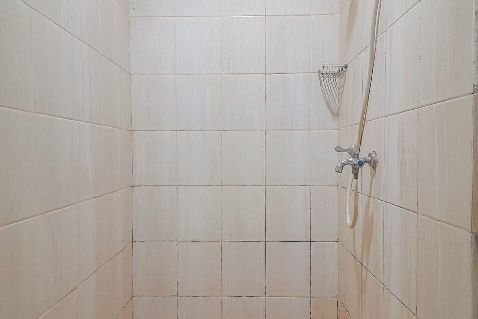 Standard Apartment | Bathroom
