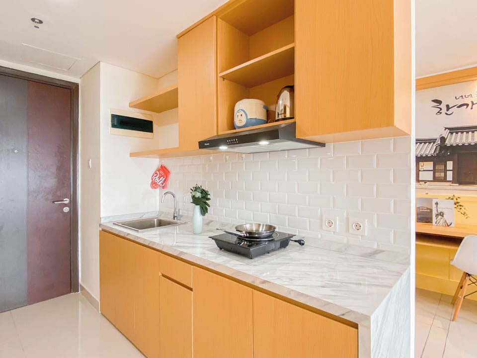 Deluxe Apartment | Private kitchen | Cookware/dishes/utensils