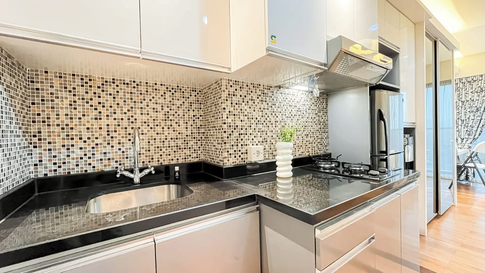 Deluxe Apartment | Private kitchen | Cookware/dishes/utensils