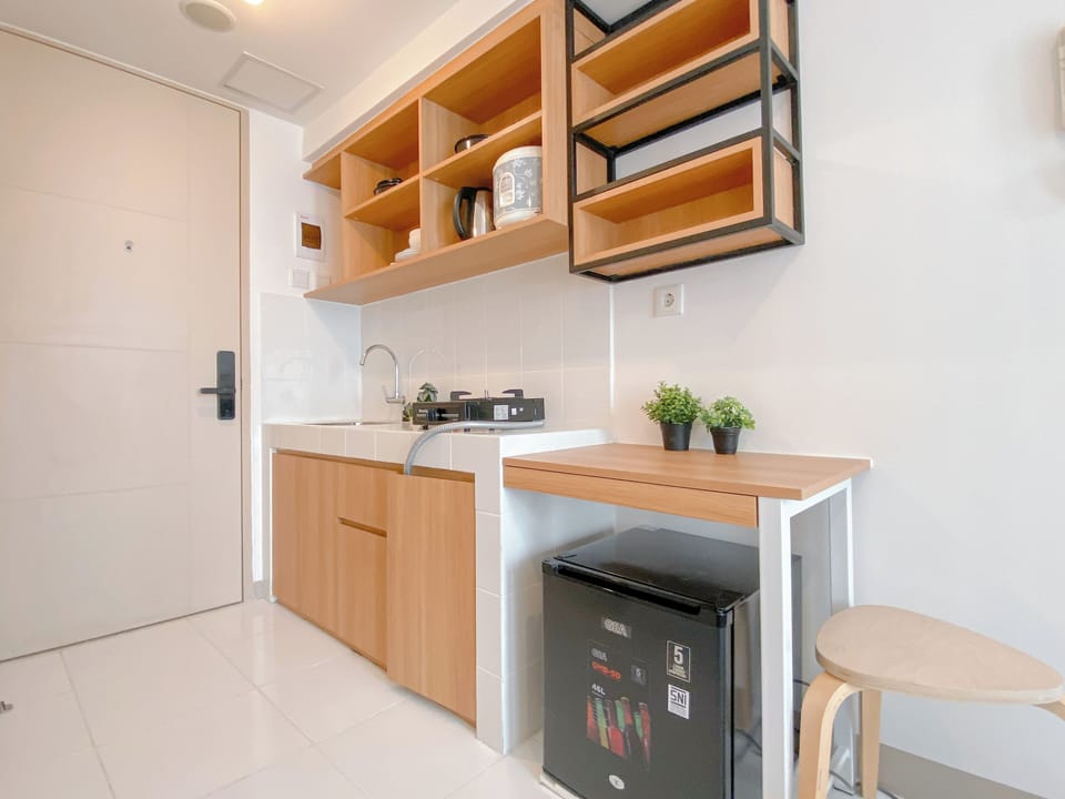 Deluxe Apartment | Private kitchen | Cookware/dishes/utensils
