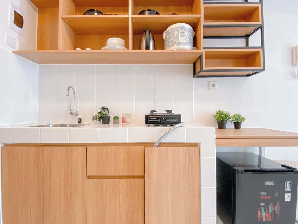 Deluxe Apartment | Private kitchen | Cookware/dishes/utensils