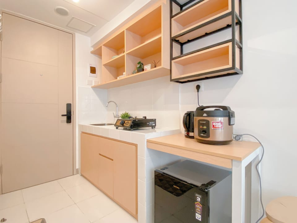 Deluxe Apartment | Private kitchen | Cookware/dishes/utensils
