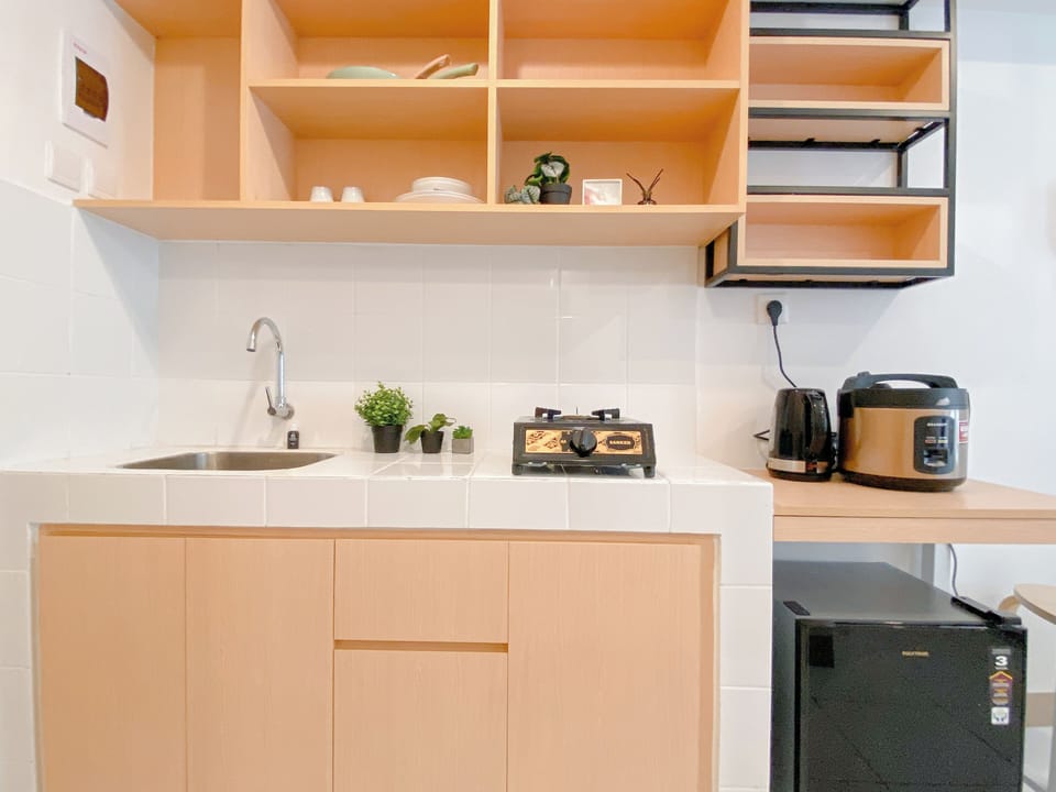 Deluxe Apartment | Private kitchen | Cookware/dishes/utensils