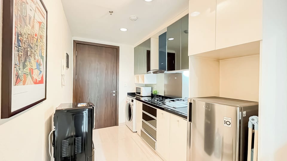 Deluxe Apartment | Private kitchen | Cookware/dishes/utensils