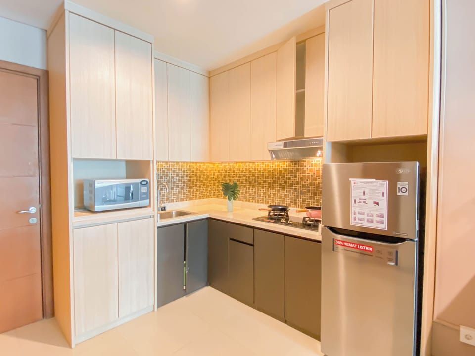 Standard Apartment | Private kitchen | Cookware/dishes/utensils