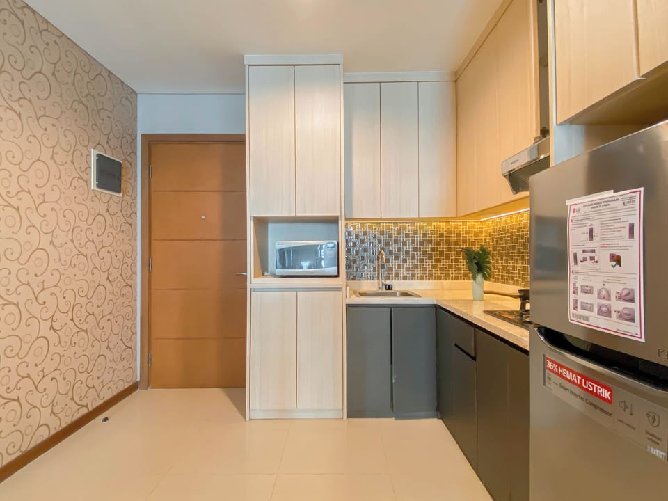 Standard Apartment | Private kitchen | Cookware/dishes/utensils