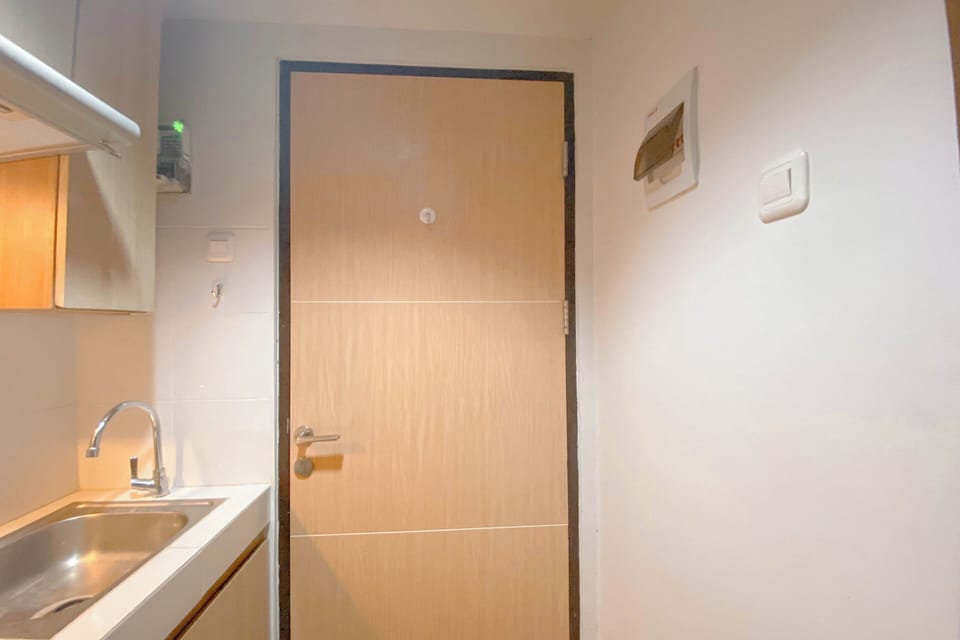 Deluxe Apartment | Private kitchen | Fridge, oven, stovetop, cookware/dishes/utensils