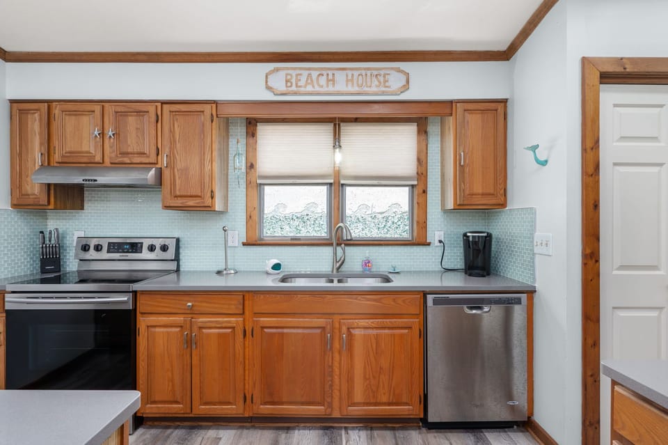 SDG2: Sea Glass Shack | TL Kitchen Area