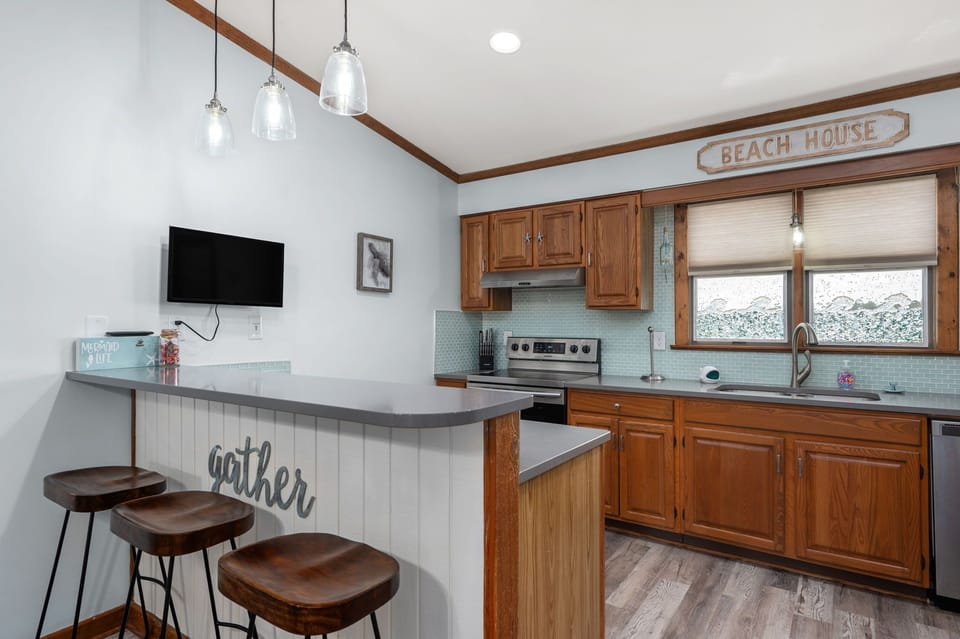 SDG2: Sea Glass Shack | TL Kitchen Area - Island seating for 3