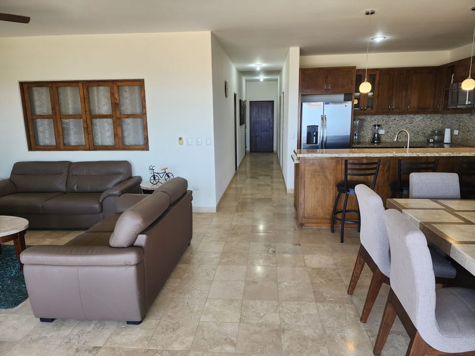 Family Condo, Ocean View | Living area