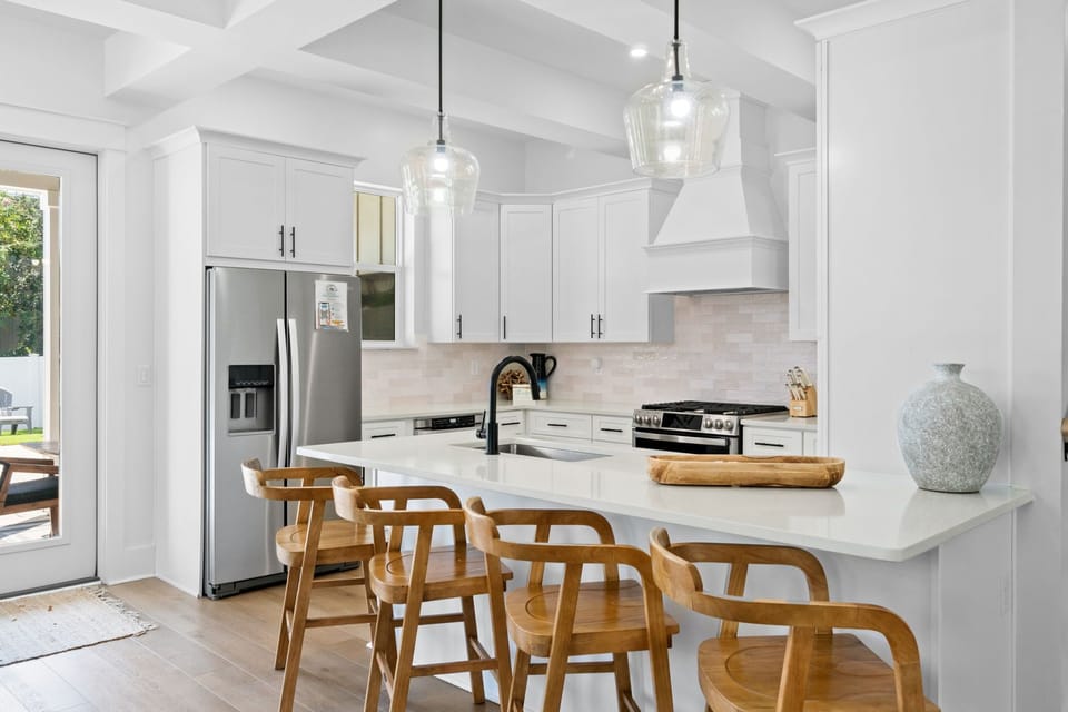 Chef's Kitchen - Bar Seating for 4