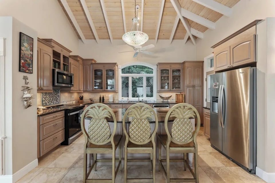 Spacious kitchen for all your needs