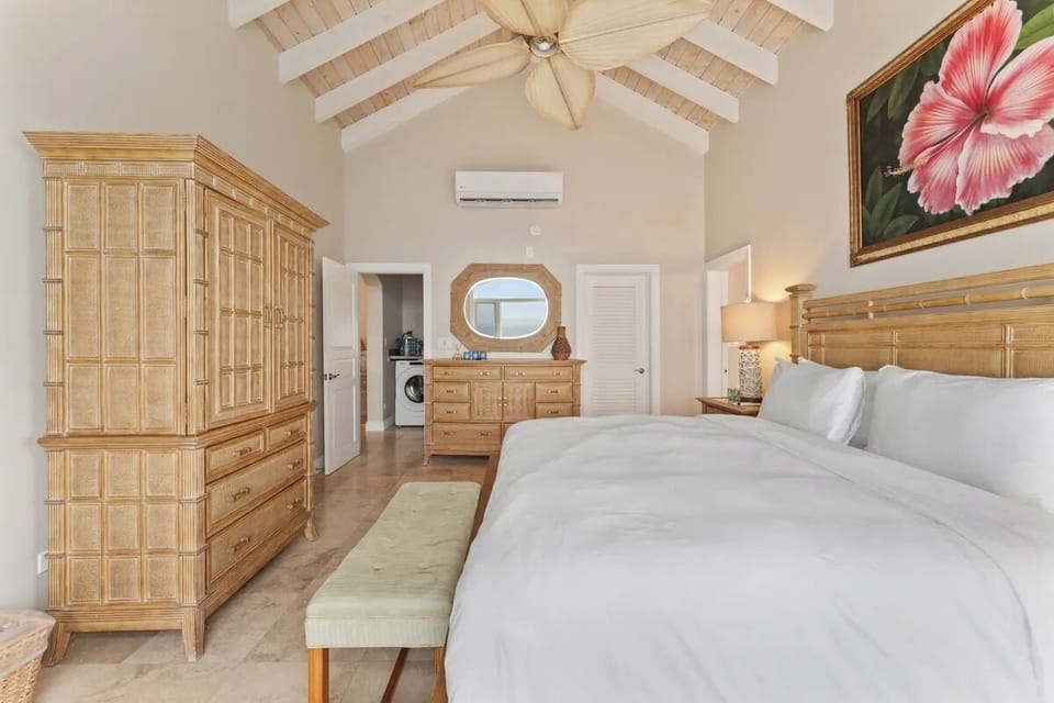 Suite one King bed with step free access to main house