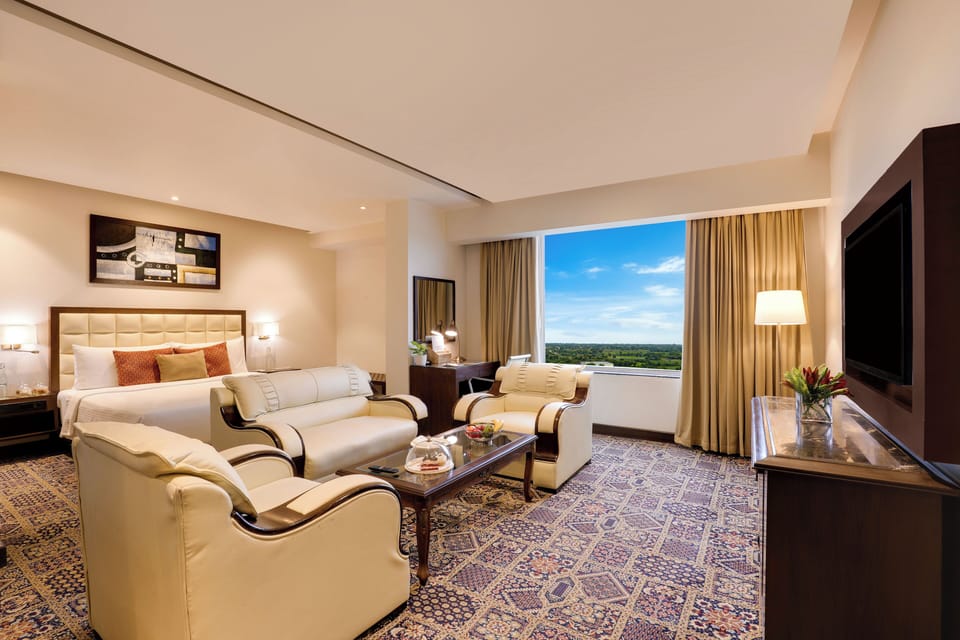 Suite | Living area | 40-inch LED TV with digital channels, table tennis