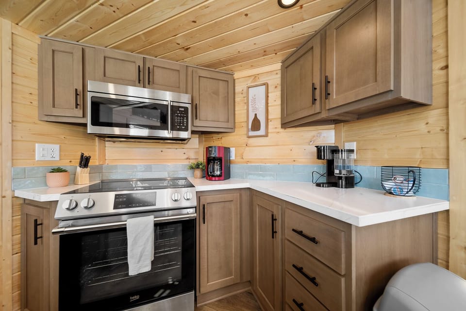 Fully equipped kitchen for simple meals