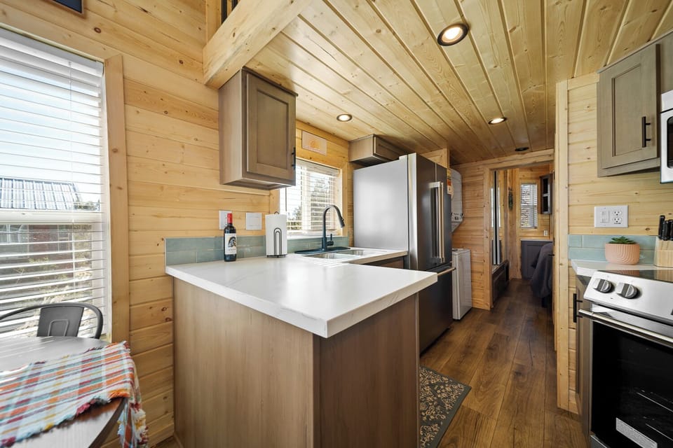 Fully equipped kitchen for simple meals