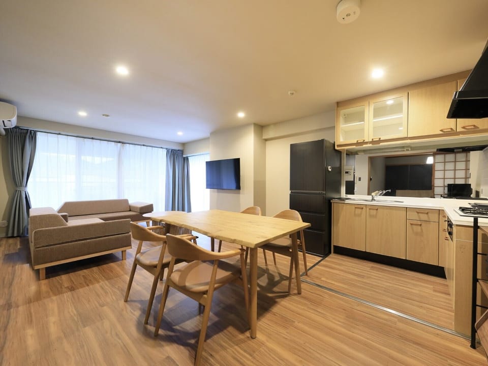 Standard Room -60 sqm with 4 Beds | WiFi (free), bed sheets