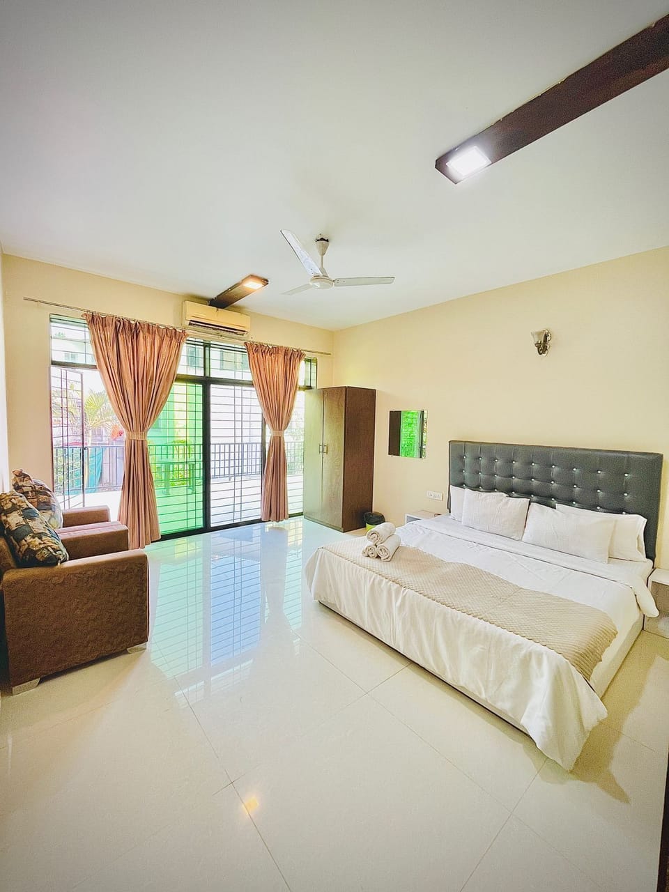 Villa | Rollaway beds, free WiFi, bed sheets