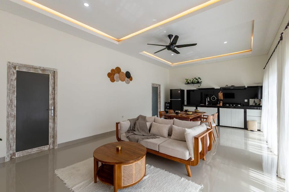 Classic Villa, 2 Bedrooms, Non Smoking, Private Pool | Living room