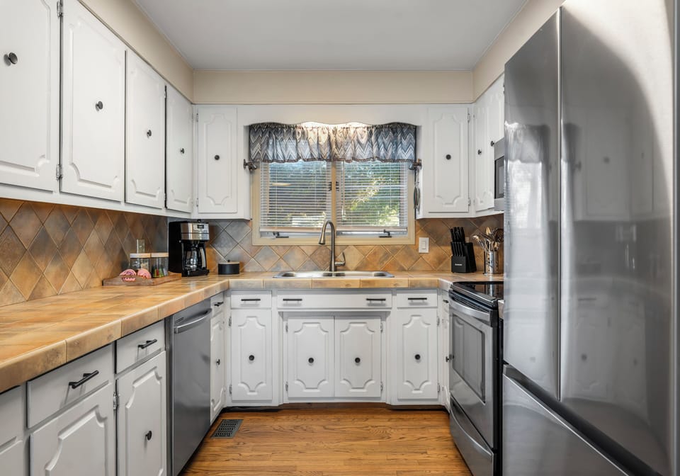 Large counter space for meal prepping.