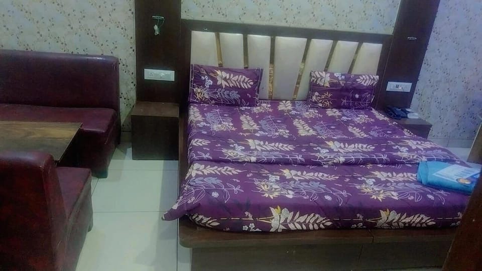 Superior Double or Twin Room | Desk, free WiFi, bed sheets