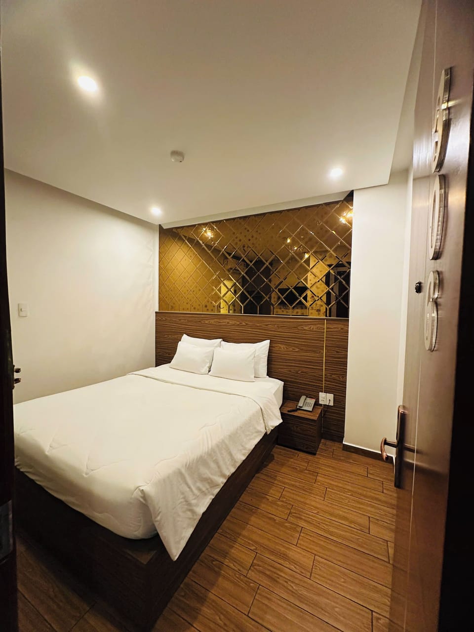 Superior Single Room | Memory foam beds, minibar, desk, iron/ironing board