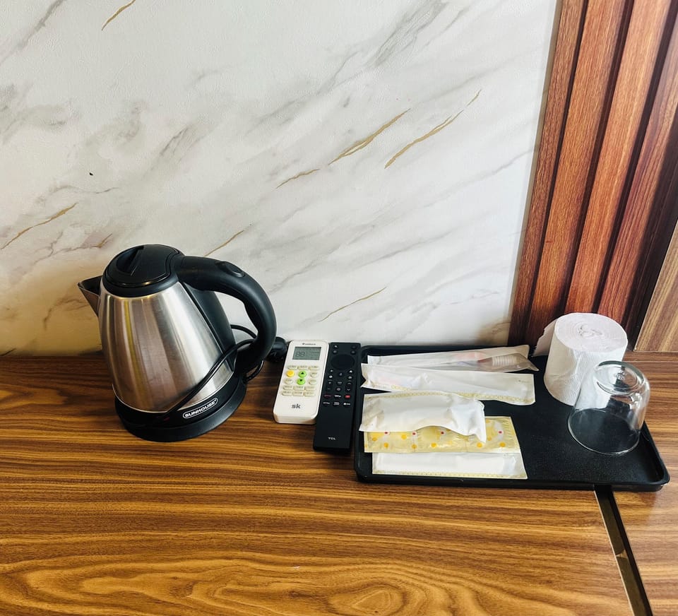 Superior Single Room | In-room dining