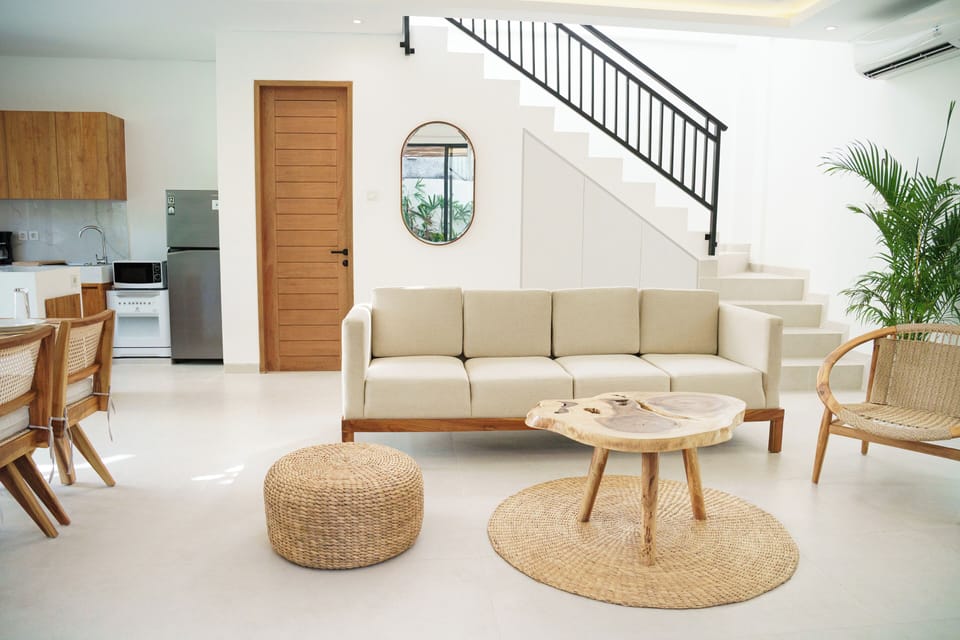 Deluxe Villa, Pool View | Living area | Smart TV