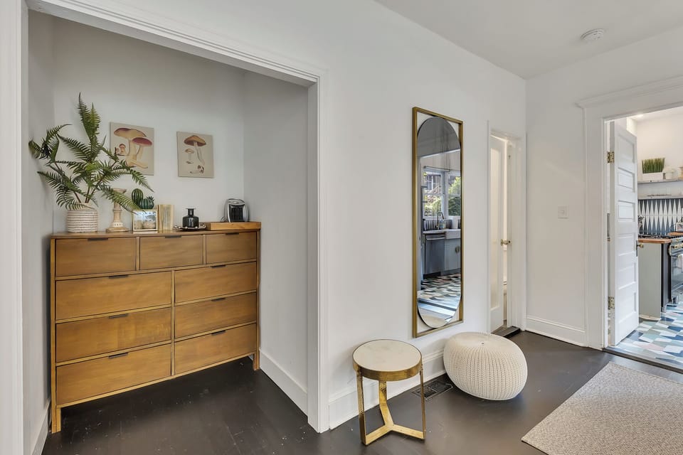 Unit 1 - Modern and minimal bedroom