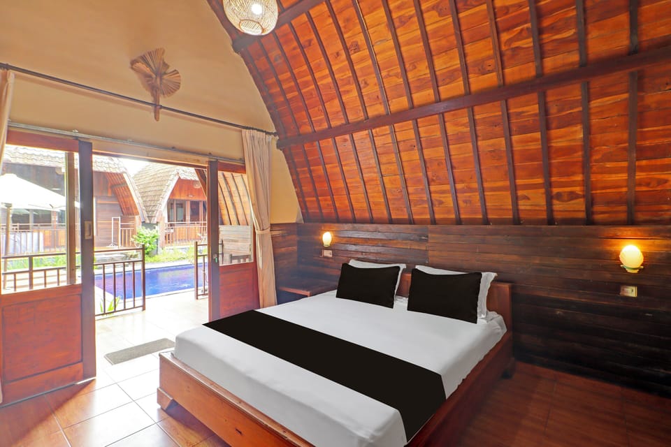Standard Suite, 1 Double Bed, Private Pool | Free WiFi, bed sheets