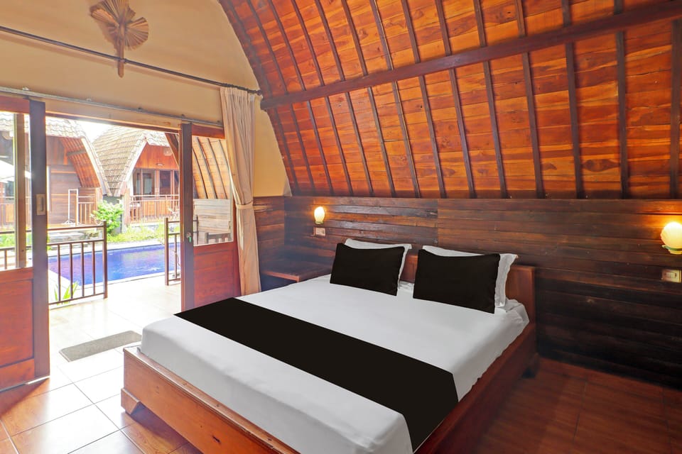Standard Suite, 1 Double Bed, Private Pool | Free WiFi, bed sheets