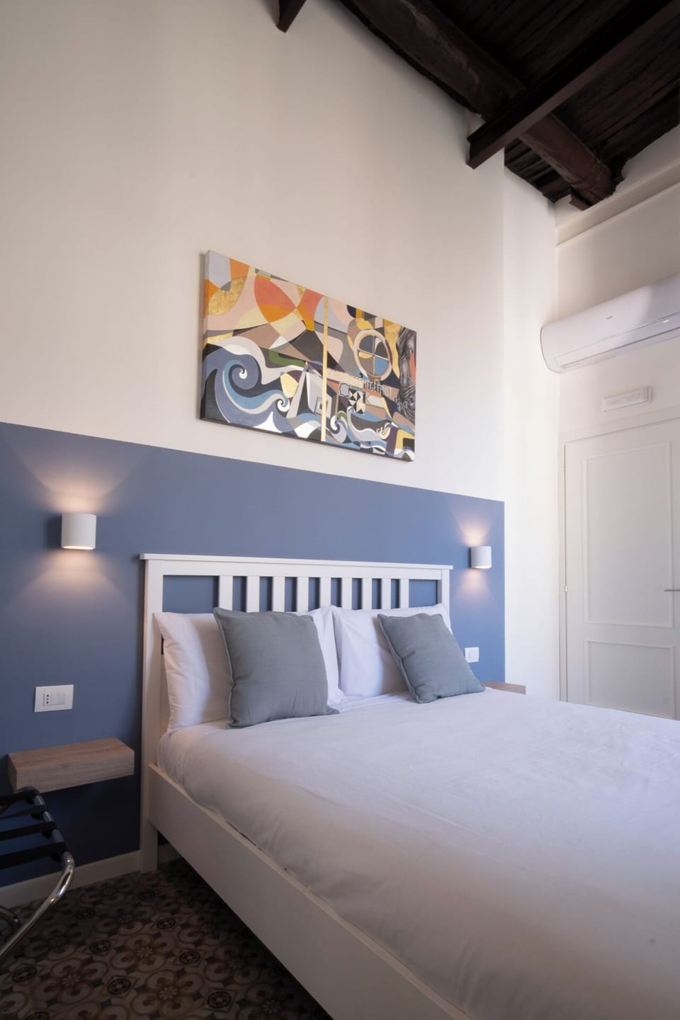 Standard Double Room, City View | In-room safe