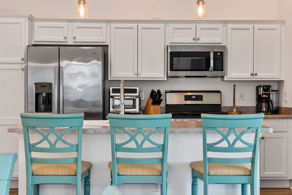 Stainless Steel Appliances, Including a Water/Ice Dispenser on the Fridge